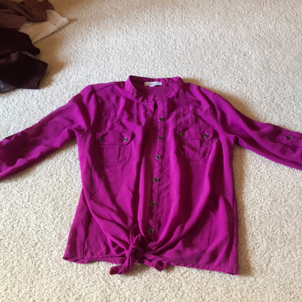 dELiAs sheer button down with tie @ bottom size XS